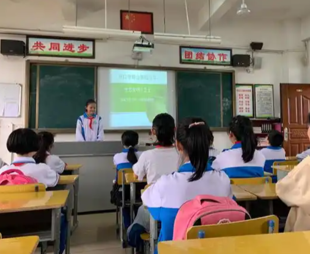 走进校园与老同学们沟通交流共同实践新的科学教育理论和办法 走进校园与老同学们沟通交流共同实践新的科学教育理论和办法